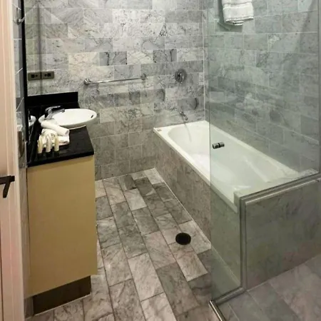 Apartment Sophisticated 3br At Brisbane