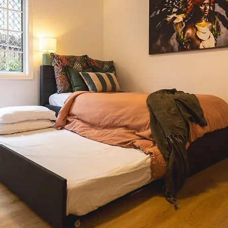 Stylish, Spacious Retreat With Plunge Pool - Casa Cranbrook Apartment Brisbane