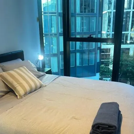 Apartment Upper Skyrise Unit Cbd Pool Gym
