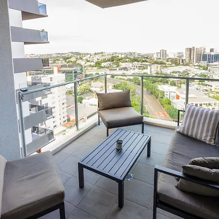 Apartment Modern Pad, 1-min To Showgrounds Brisbane