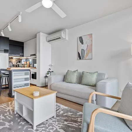 Bright 2-bed In Bowen Hills *