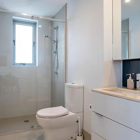 Fortitude Valley Escape With Pool, Gym & Parking *