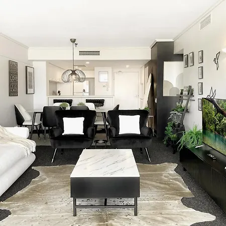 Spring Hill 2br, 2ba Retreat Sleeps 6 - Walk To Cbd With Pool, Free Parking, Balcony, Views, Fast Wi-fi & Gym * Brisbane