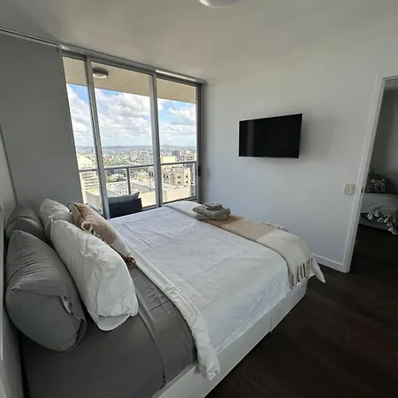 Apartment Modern On Mary 1 Bedroom, 1 Bathroom, 1 Car, Views!