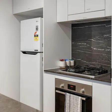 Apartment Modern 3br In Sunnybank Pool And Gym Access