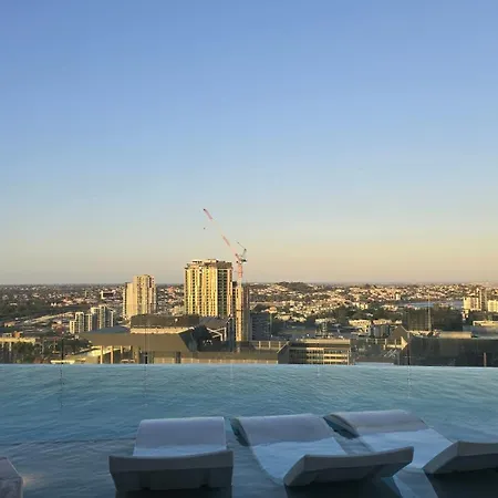 Fv 1br With Rooftop Pool Brisbane