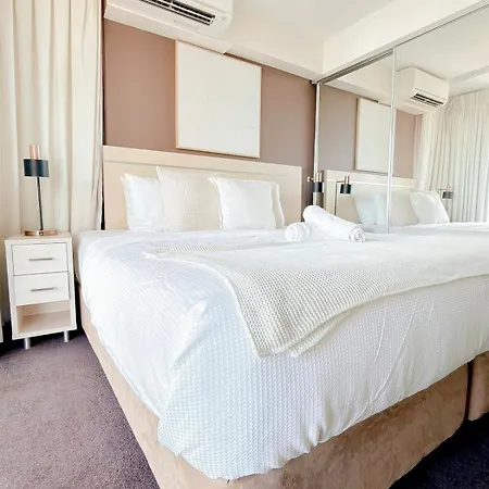 Direct Story Bridge Views - Sleeps 6 - Parking - Brisbane