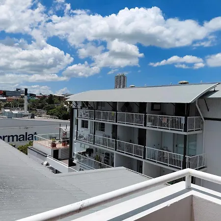 Riverfront Duplex With Unbeatable Connectivity Apartment *
