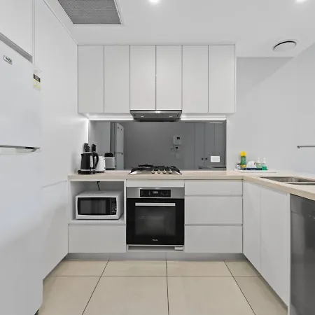 Modern 2br Easy Access To Everywhere Brisbane