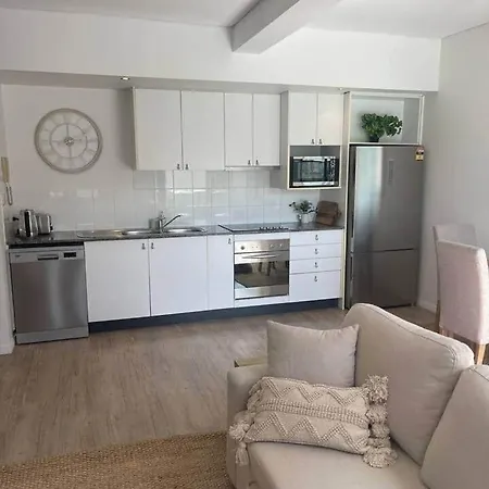 Apartment Inner Gem Next To St Andrews Hospital & Park