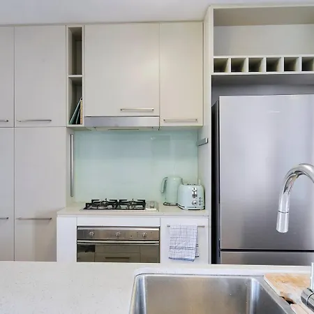 Bulimba Solace - Poolside Living By River Brisbane