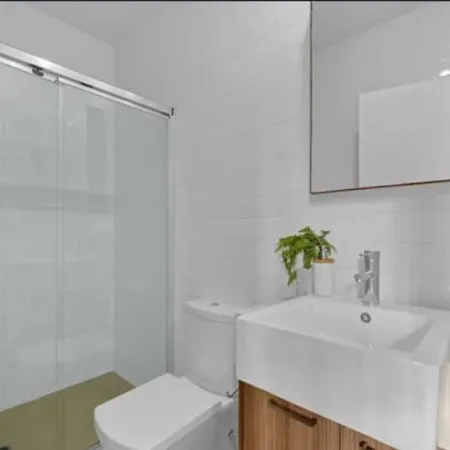 Views, Modern 2br, Balcony & Pool *