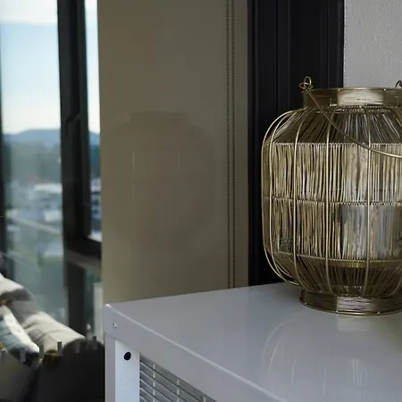 Stylish Escape - Views & Perks Apartment