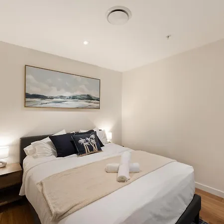 Skytower 72nd Floor 3br With Parking, Pool And Gym Brisbane