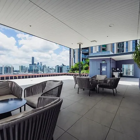 Apartment Exec Walk To Rna & King St, Pool, Gym, Parkng Brisbane
