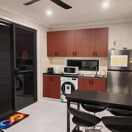 Apartment Serenity Sunnybank Hills 2-bedroom With Kitchen *