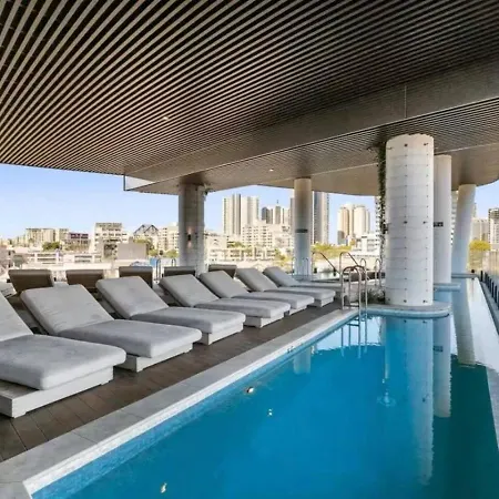 Style Infinity Pool Gym Chic 1 Bedroom * Brisbane