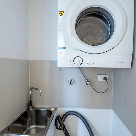 Fortitude Valley Escape With Pool, Gym & Parking