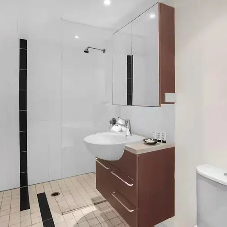 Apartment Stylish 2 Bdr Near Qut And Rbwh With Parking