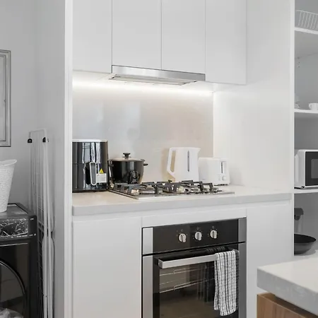 Valley Getaway - Rooftop Pool - Parking - Sleeps 6