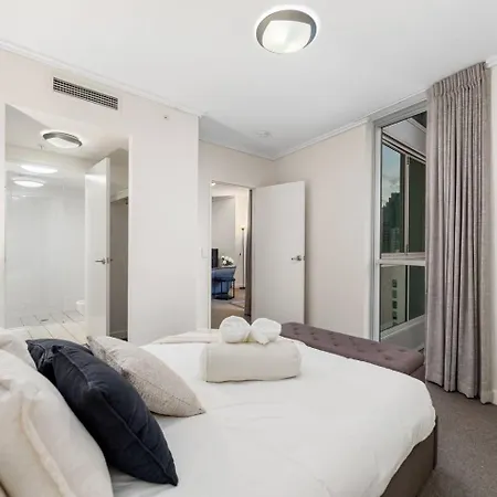 Dusk A Luxury 2bed 2bath Cbd Sky With Pool Parking And Apartment