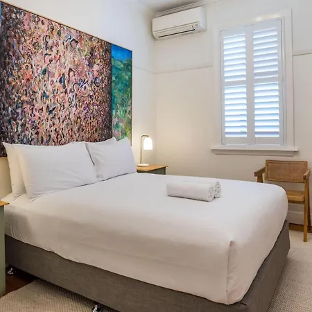 Rapunzels Art Deco Hideaway In New Farm Apartment