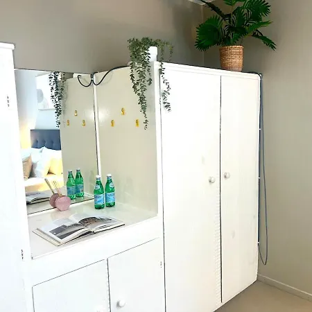 U5-traditional Qld Unit With Backyard-fresh-quiet Leafy Centre-newac Smarttv * Brisbane