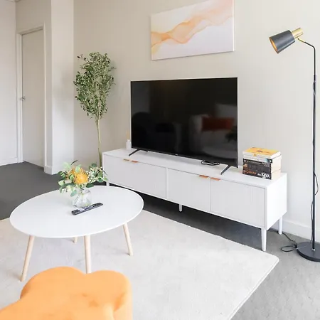 Oaks Gorgeous 2br With Pool, Parking, Gym Apartment Brisbane