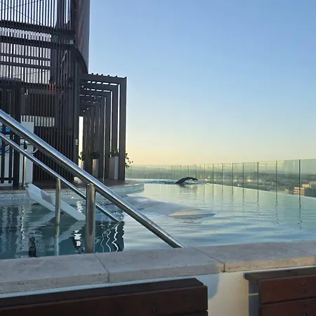 Fv 1br With Rooftop Pool Brisbane