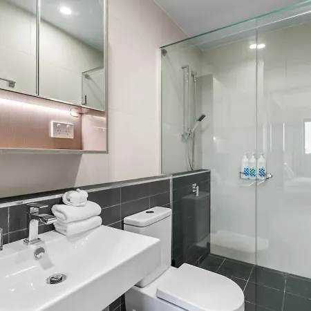 2br Modern With Balcony Great Location Apartment *