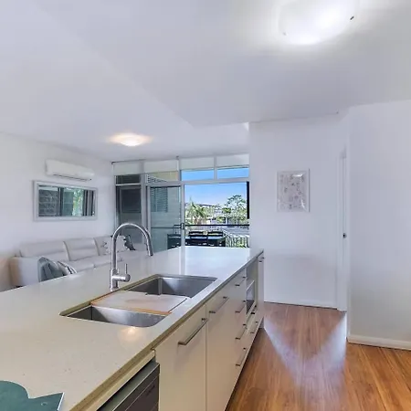 Apartment Bulimba Solace - Poolside Living By River