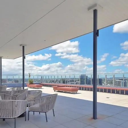Modern Pad, 1-min To Showgrounds