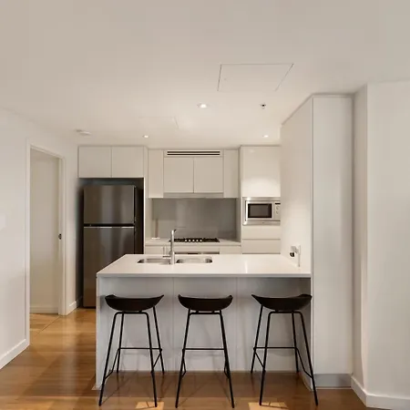 Apartment Skytower 72nd Floor 3br With Parking, Pool And Gym *