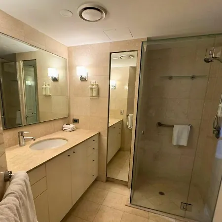Contemporary 3br Getaway In Cbd Apartment