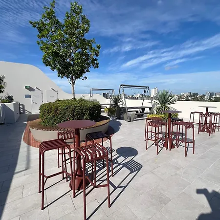 Riverside Modern 2br East With Parking