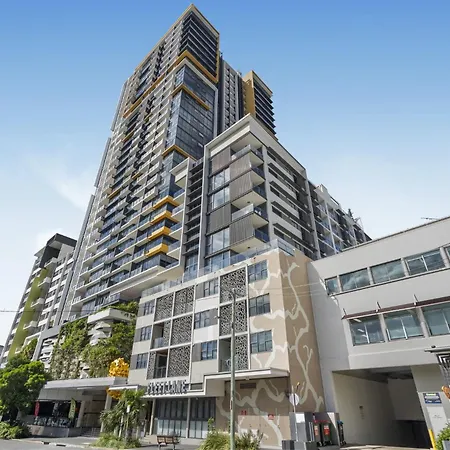 Apartment Stylish 2-bed In South *