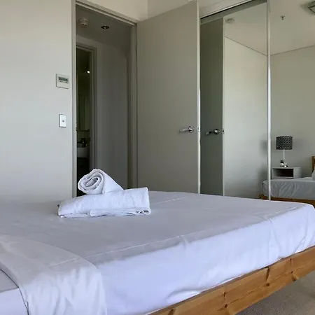 Modem Two Bedroom In Inner Cbd Brisbane