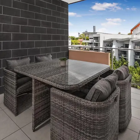Apartment Stylish 2 Bdr Near Qut And Rbwh With Parking *