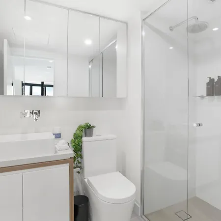 Valley Getaway - Rooftop Pool - Parking - Sleeps 6 * Brisbane