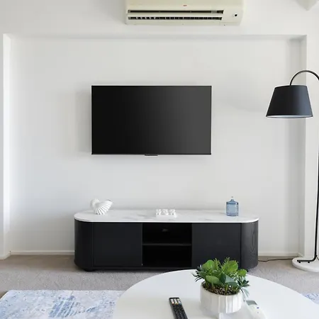 Oaks Luxury 2br With Pool, Gym And Parking * Brisbane