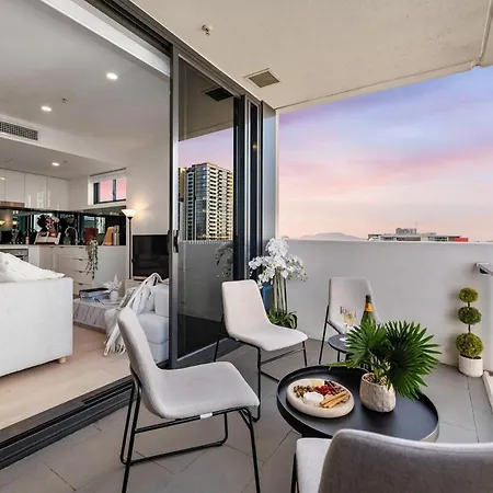 Cs - Gorgeous Views 2br W Parking, Pool & Gym Apartment *