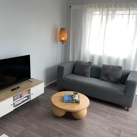 Apartment U2 Cute Fresh Unit Quiet Centre Newac Smarttv *