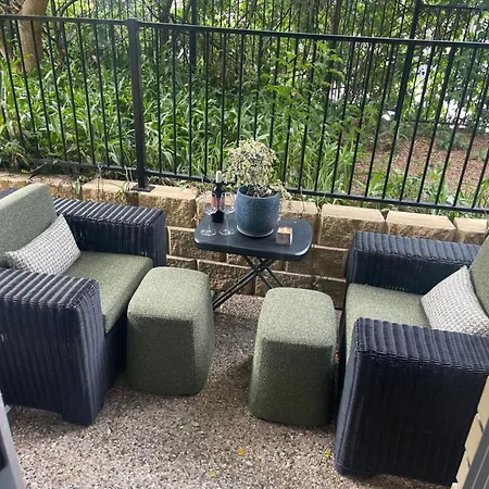 2 Bed Ground Flr Gaythorne Courtyard Apt, Parking Apartment *