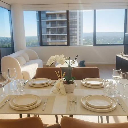 Apartment Milton Oasis Level 16- Luxury Near Milton Station *