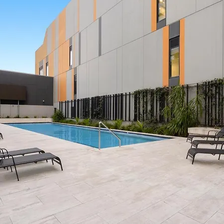 Immaculate Floor Views - 2bed-2bath-1car-pool * Brisbane