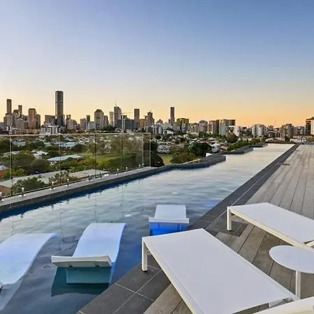 Luxe 2br With Rooftop Pool And Cbd View Apartment Brisbane