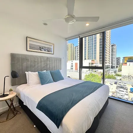 Apartment 1br One Skyline With Pool, Free Parking And Gym