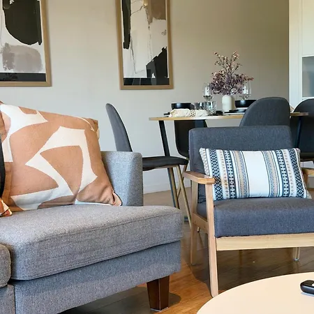 Apartment 2b2b With Courtyard - Close To Cbd - Free Parking Brisbane