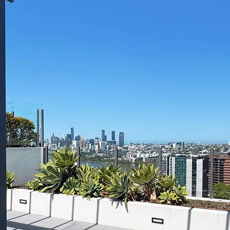 Amazing Views 2bd 2ba Homey Toowong Abode Pool M29