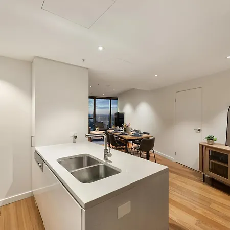 Apartment Skytower 72nd Floor 3br With Parking, Pool And Gym